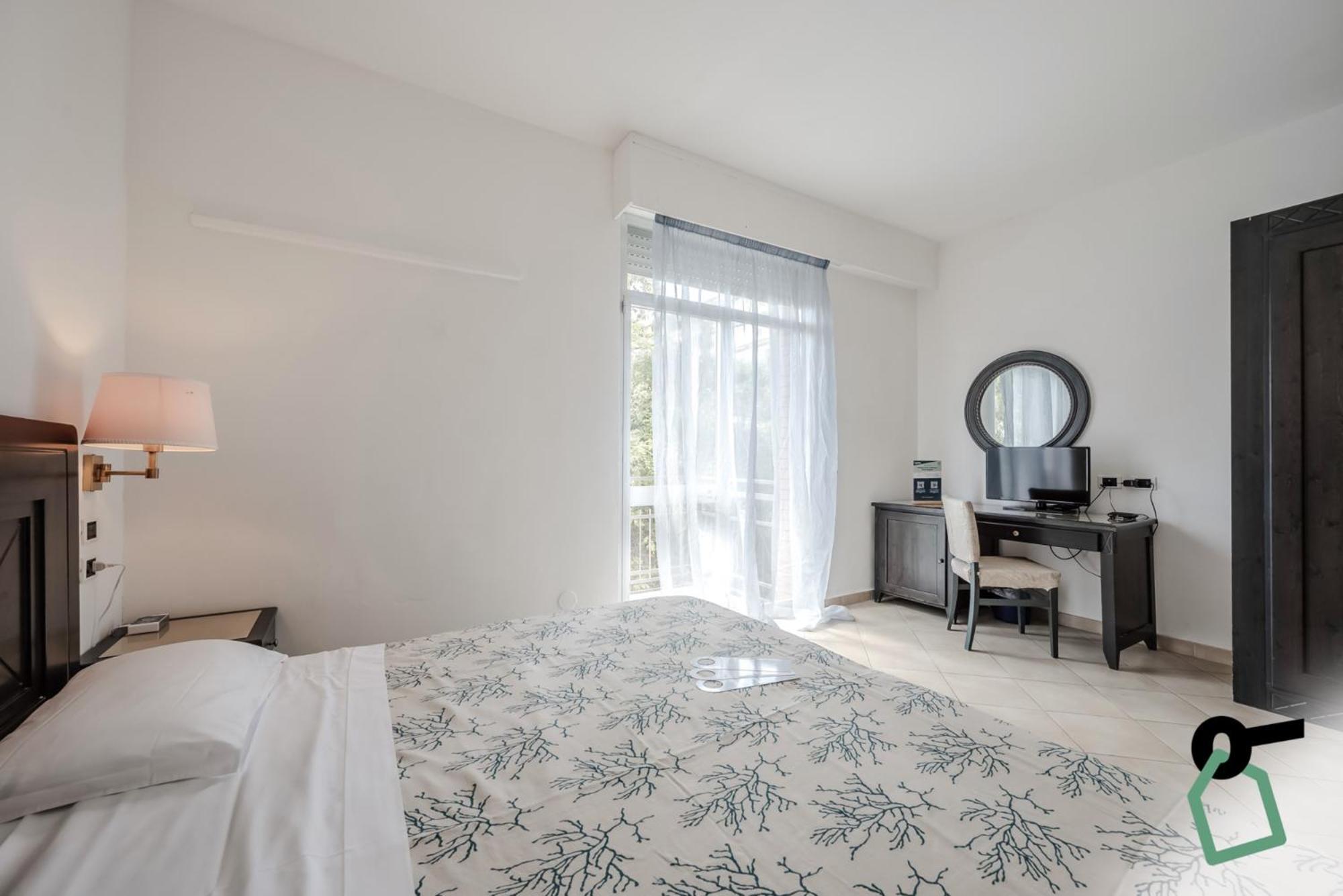 Hotiday Room Collection - Porto Azzurro كابوليفيري المظهر الخارجي الصورة