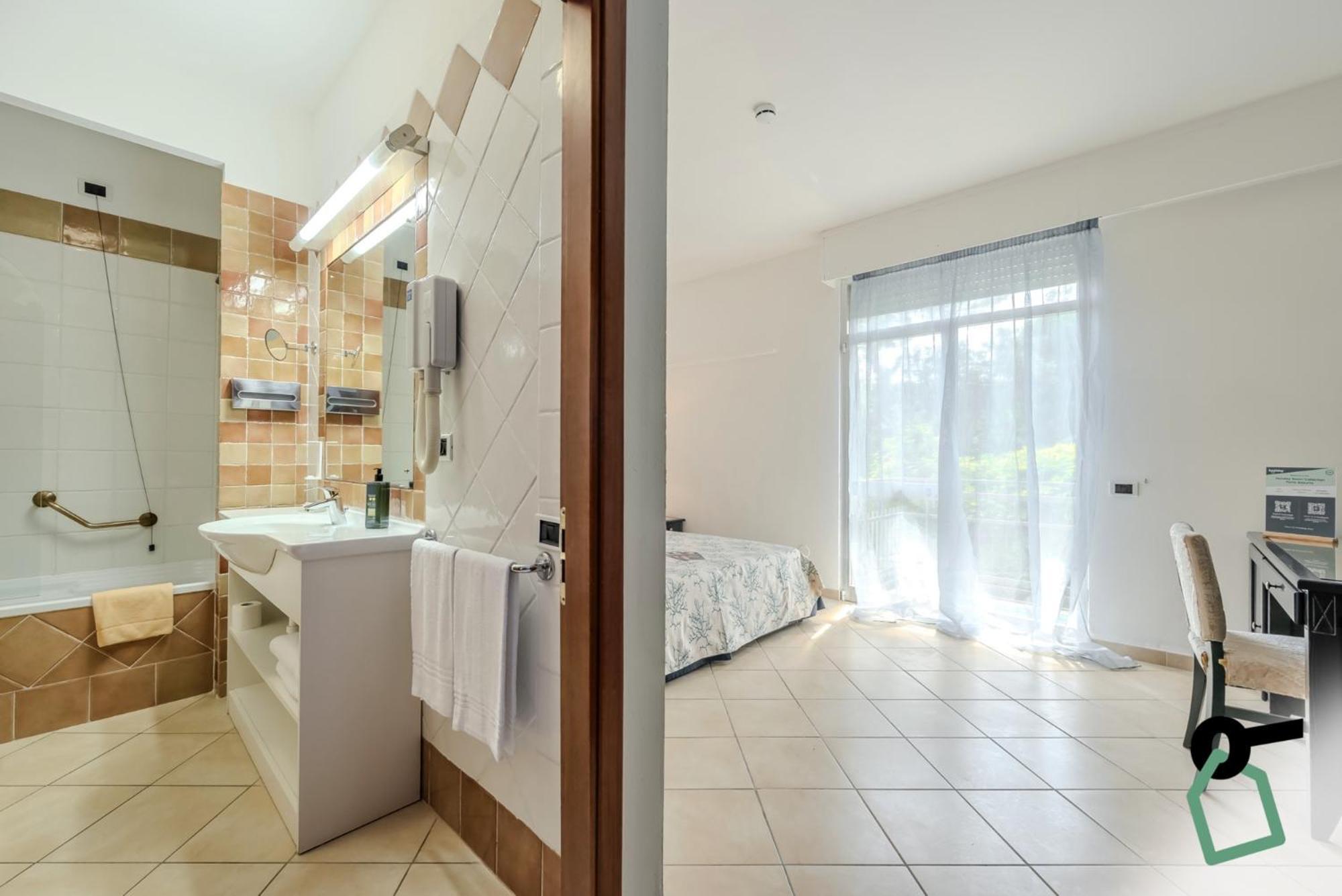 Hotiday Room Collection - Porto Azzurro كابوليفيري المظهر الخارجي الصورة